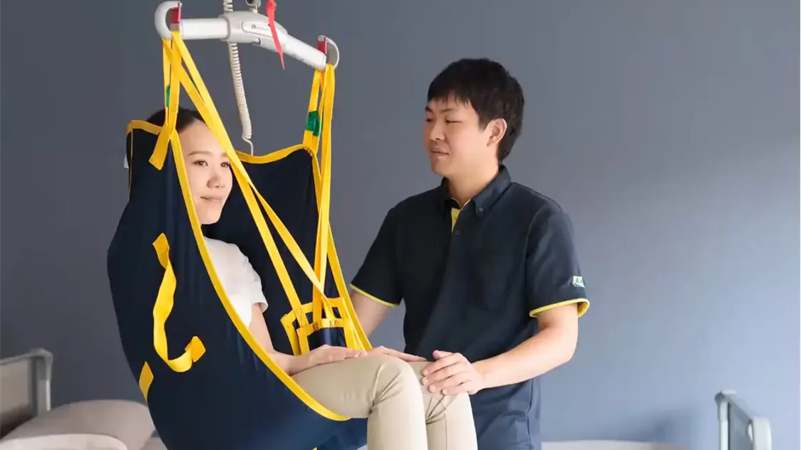 昇降リフト（ ホイスト式・階段昇降機・段差解消機など ）の施工例1