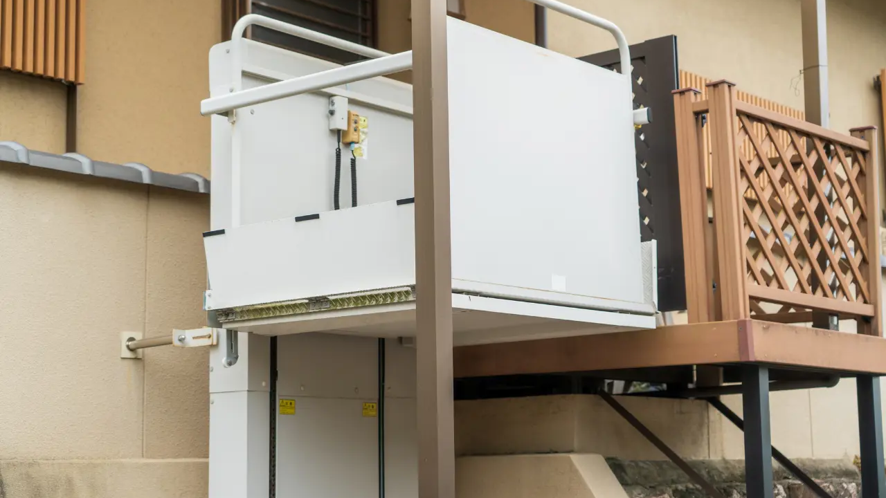 昇降リフト（ ホイスト式・階段昇降機・段差解消機など ）の施工例3